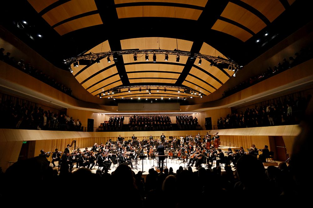 El anhelado espacio cultural ubicado en el Complejo Universitario VM20 abrió sus puertas de manera oficial el jueves 10 de julio, con un concierto especial que se replicará el viernes 11 y sábado 12, bajo la batuta del maestro Maximiano Valdés. 